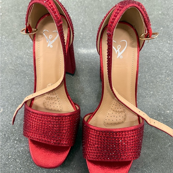 Never Worn Windsor Radiant Red Heels - Picture 4 of 6